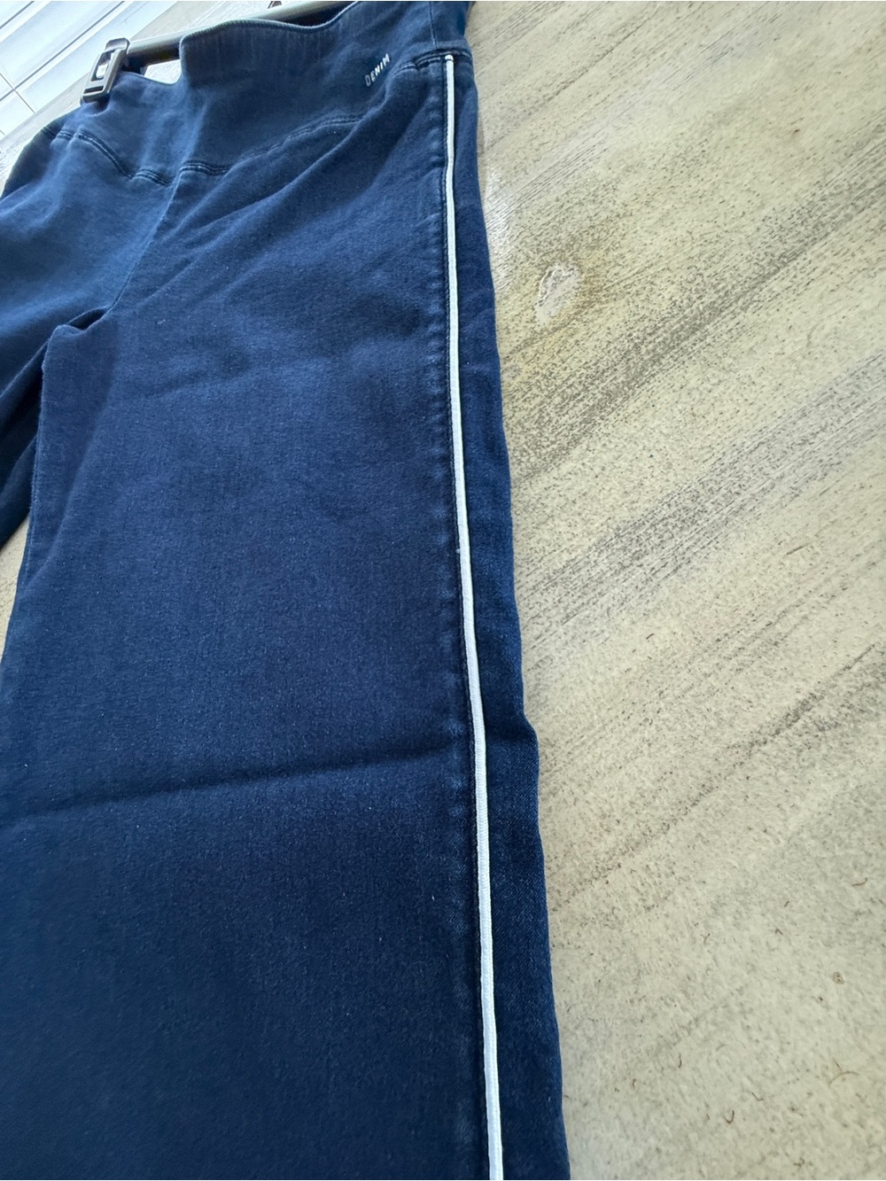 1822 Denim Indigo Stretch Waistband Jeans.